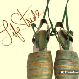 Lifestride Green and Beige Straw Wedges Lace-Up Shoes. 👠👠💋